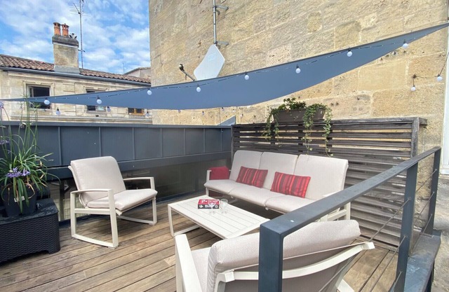 Superb quality duplex in hypercentre with rooftop and air conditioning