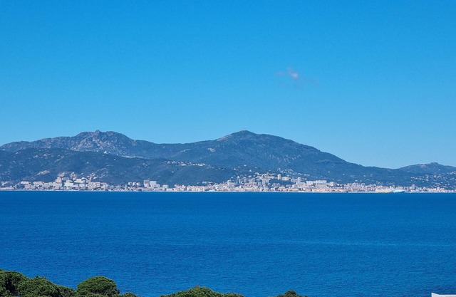 Superb T3 seafront apartment in Ajaccio bay