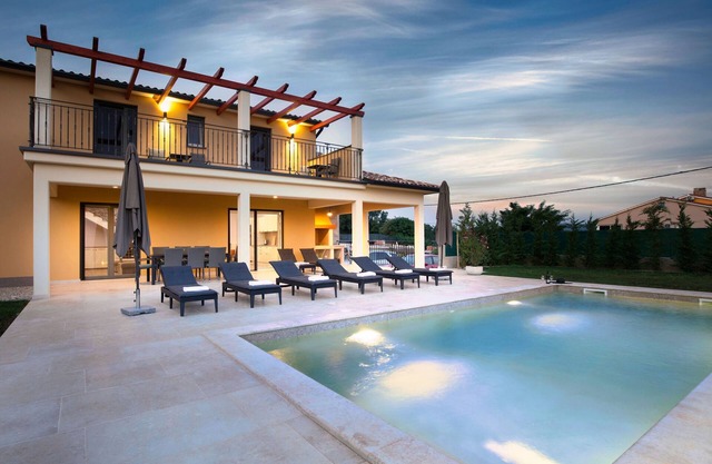 Superschönes Ferienhaus mit Pool