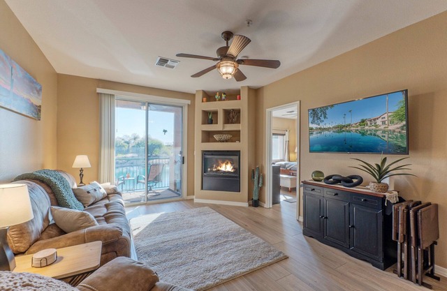 Superstition Lakes Condo, A+ Lake View, Gated Comm w/Htd POOL & Spa, Walk to Mall & Theater