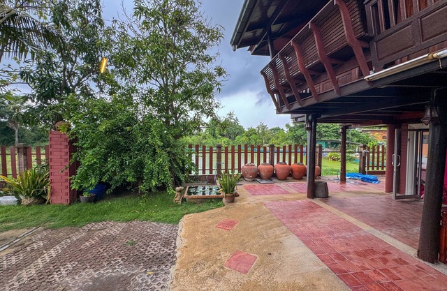 Suree Garden Resort & Karaoke