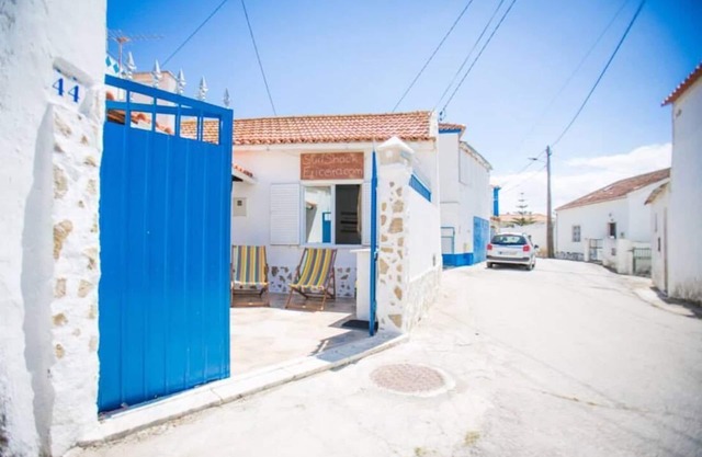 Surf Shack - 3 bedrooms - 900m from the beach