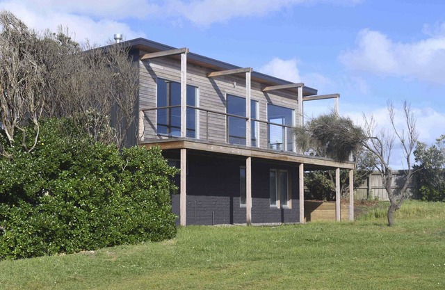 Surf View Beach House lives up to its name with expansive Southern Ocean Views.