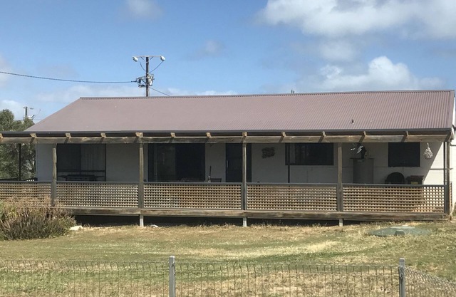 Surfin Sceales Beach House