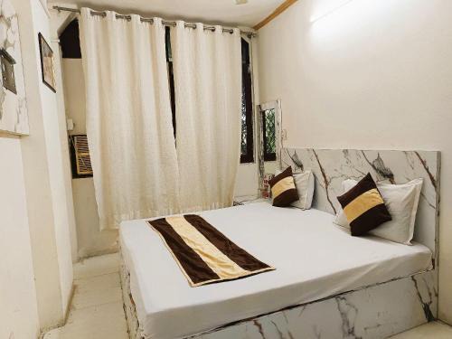 SURYA INN - 05 Minutes Walk Nizamuddin Railway Station