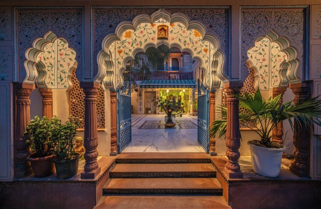 Suryaa Villa - A City Centre Hotel