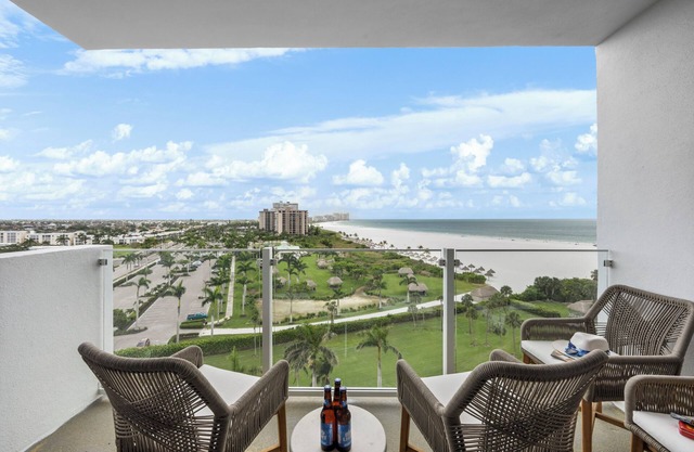 SW facing beachfront condo w/sweeping ocean views