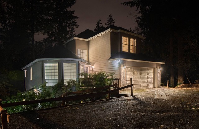 SW PORTLAND 5 BEDROOM MODERN HOME - KING BED - Close to PSU/OHSU/DOWNTOWN