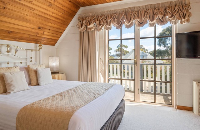 Swansea Cottages & Lodge Suites