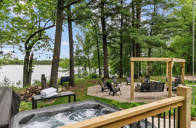 Sweater Weather- Hot Tub, SUPs, Fire, & Chill Spot