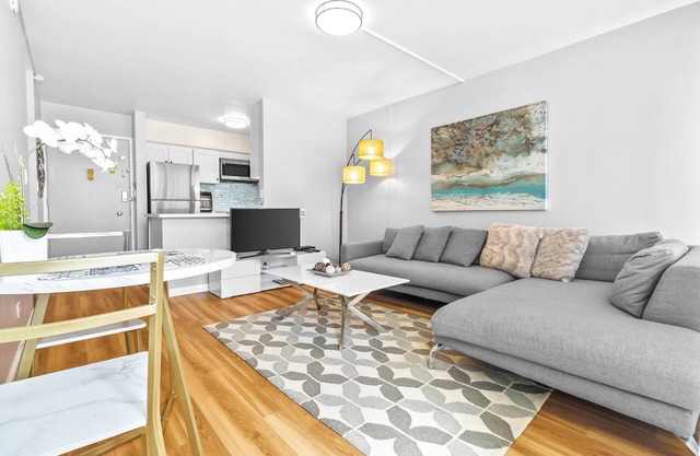 Sweet & Cozy in Honolulu Free WIFI & AC