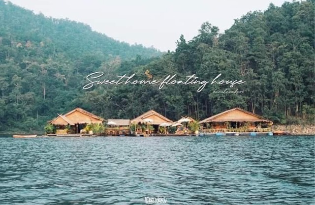 Sweet Home Floating House