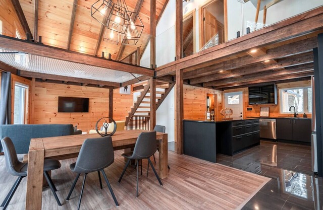 Sweet House Hot Tub & Modern