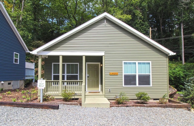 Sweet Retreat- Bryson Village