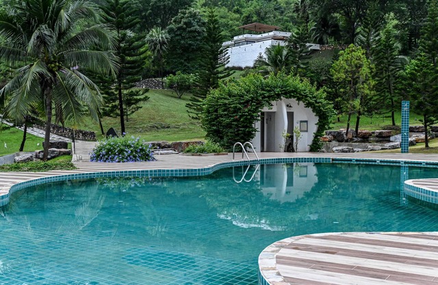 Swiss Valley Hip Resort