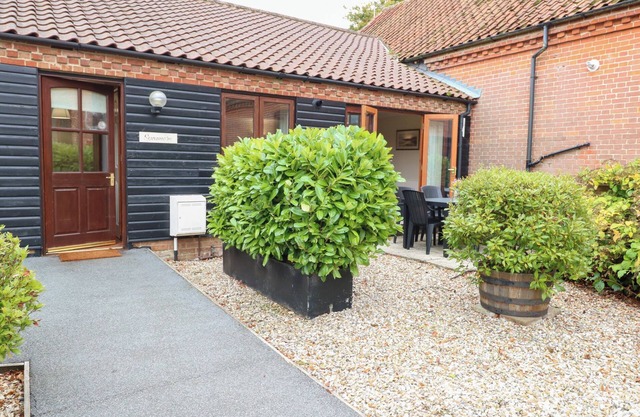 SYCAMORE, family friendly, with a garden in Foulsham