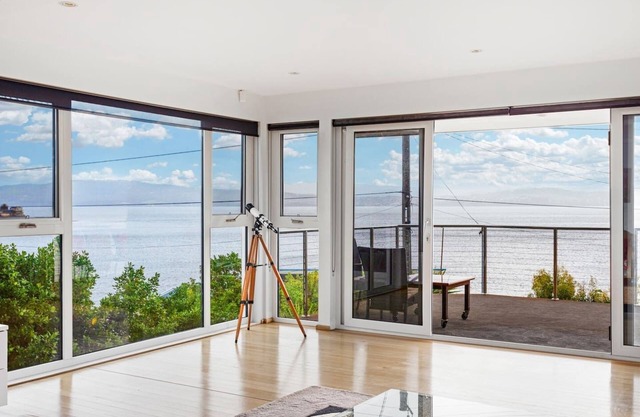 Syrrah Serenity Beachfront Bliss at Opossum Bay