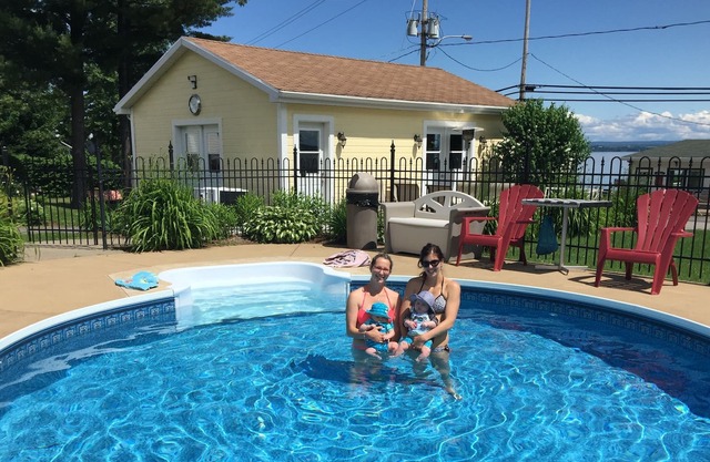 The Huard Chalets Beach St-Jean Ile d'Orleans view and access to the St. Lawrence River !!