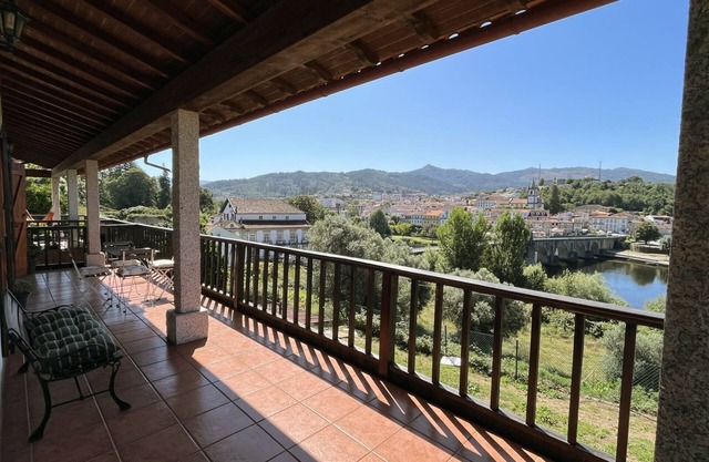 T1 with pool and privileged views of Ponte da Barca!