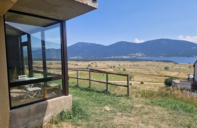 T2 lake view, near town center