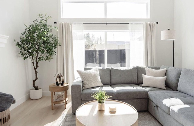 Take a Break at our Lakeshore Getaway