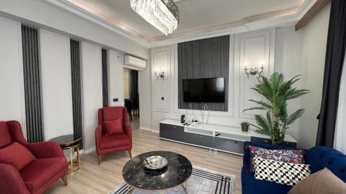 Taksim Square Luxury 4BR Next to Hotels Perfect for Families & Groups