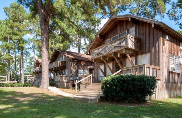 Tall Timbers Retreat All 5 Cabins & Dining Lodge