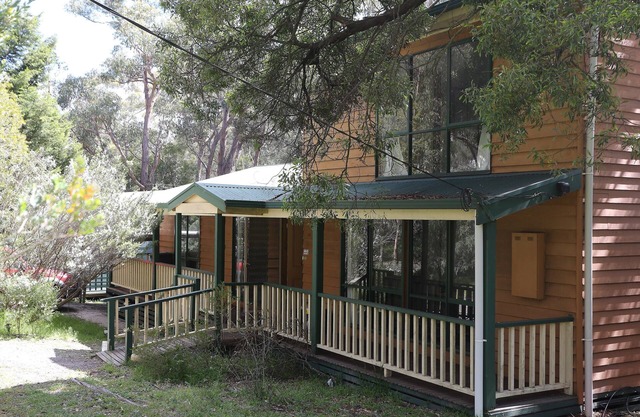 Tall Timbers, Tall Timbers Six Bedroom Holiday House in Halls Gap