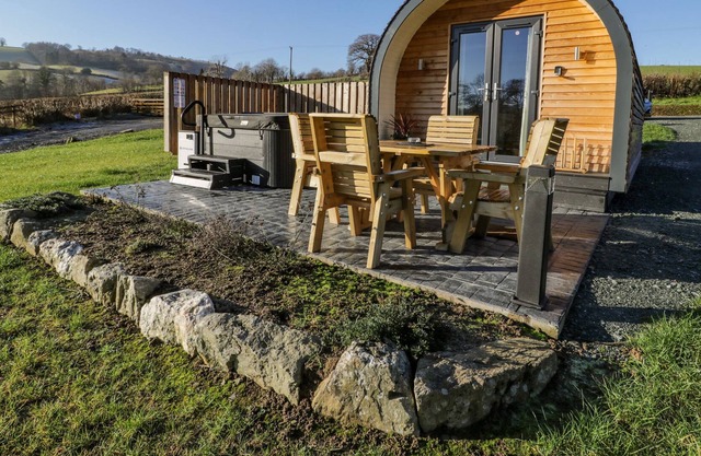 TANAT, romantic, character holiday cottage in Llanfyllin