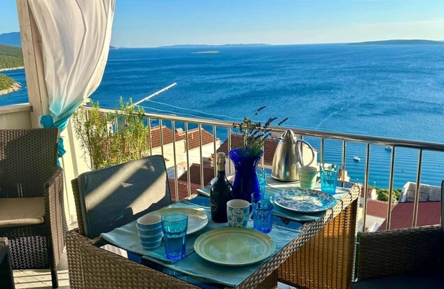 Tanis Ocean Loft Apartment with fantastic sea views from the large balcony