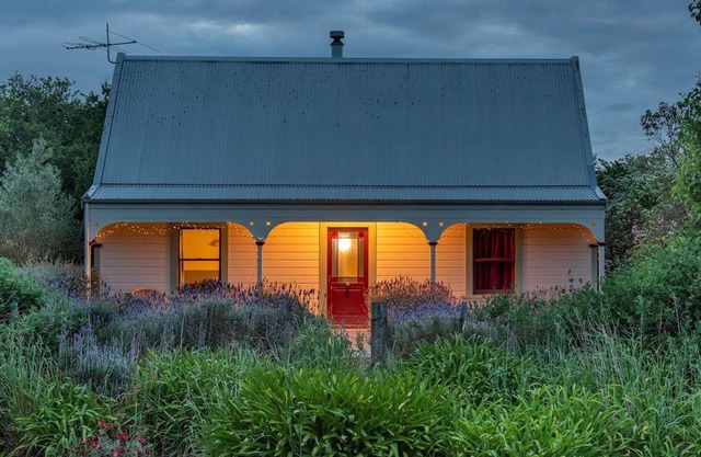 Taraview Cottage - Fully self contained