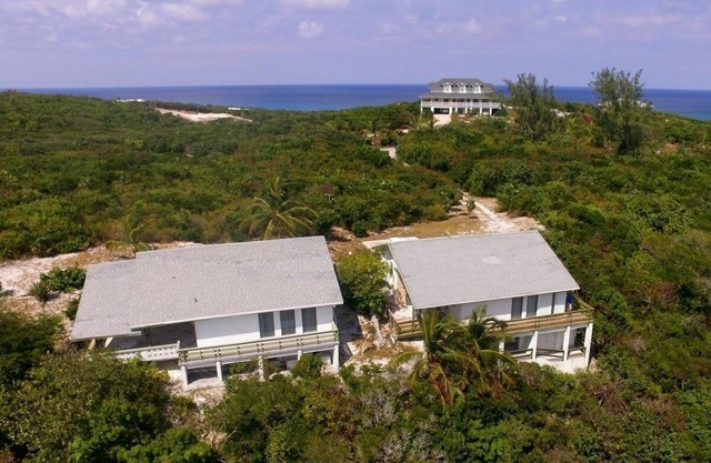 Tennis Villas 1 on top of "Breezy Hill"