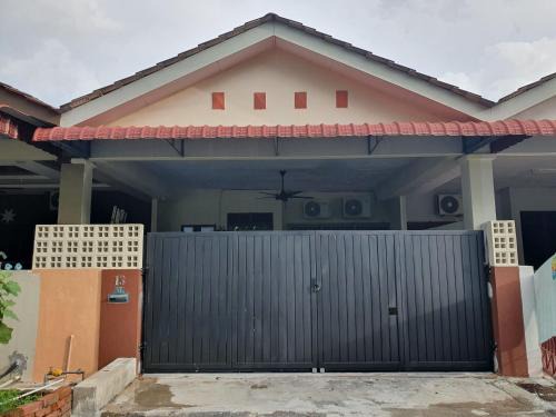 Teratak Ayuni with Private pool