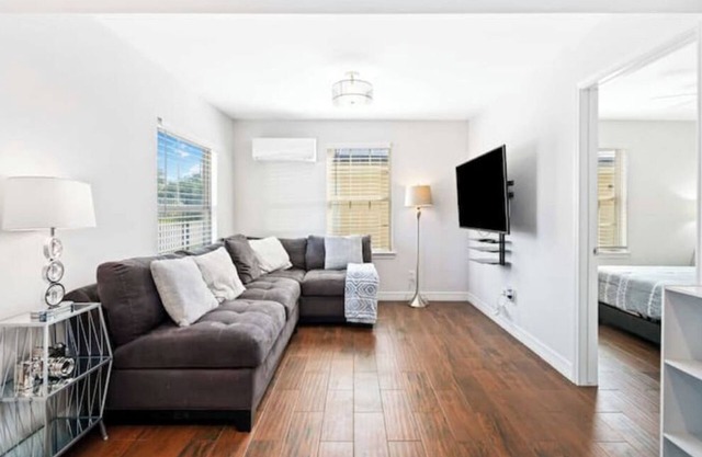 Texas Med Center Stunning & Vibrant Stay