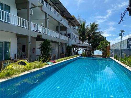 Tharadol Beach Resort