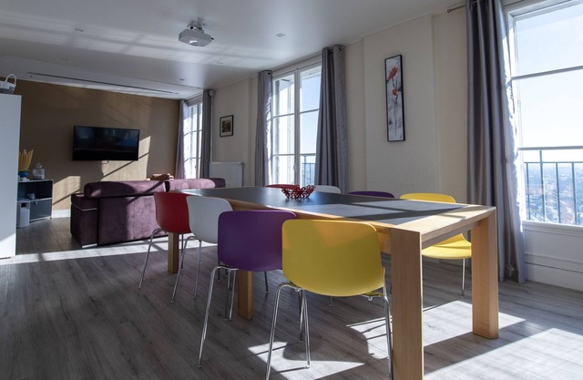 THE 360° TOUR PERRET 19th PANORAMA 4 STARS