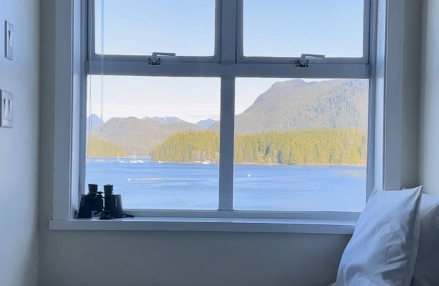 The Anchorage- The Perfect Waterfront Suite !