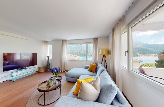 The apartment is located in a prime location on the famous Via Serlas in St.
