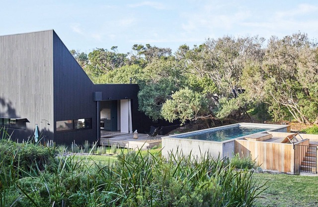 THE BACH - ST ANDREWS BEACH