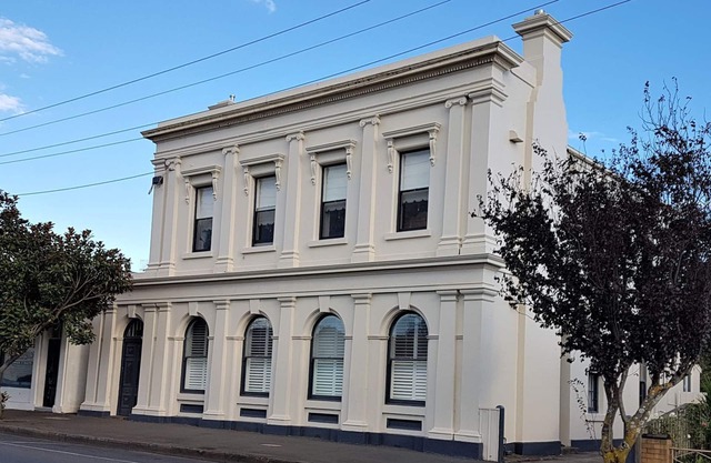 The Bank - An indulgent apartment right in Koroit