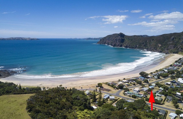 The Beach Bach - Basic kiwi bach perfect for a relaxing holiday.