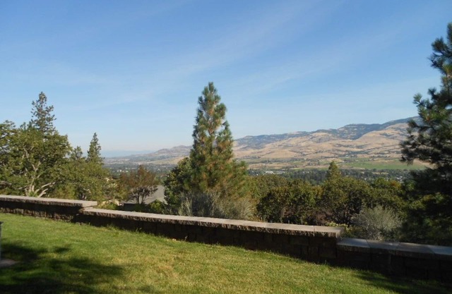 The Best In Ashland: Magnificent View, Privacy, Quality, Convenience, Very Clean