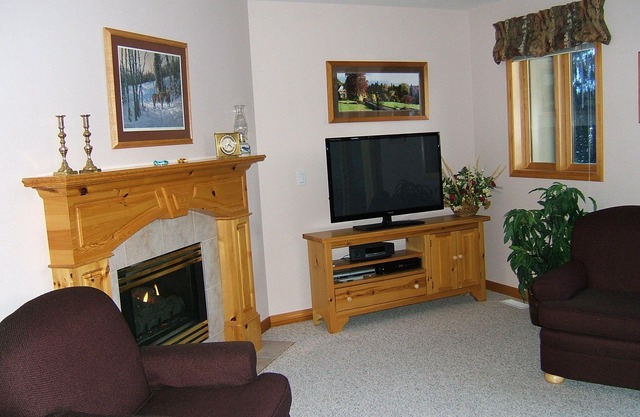 The Best Ski in/Ski Out Location with Private Hot Tub & Bbq