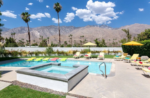 The Betty Grable Estate On The Golf Course In Indian Canyons Neighborhood! Incredible Mountain Views!
