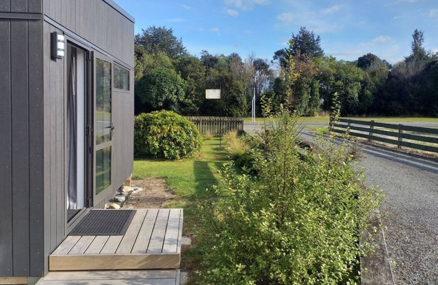 The Bivy- Manapouri Lakefront