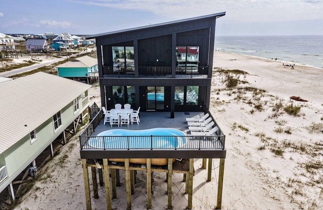 The Black Pearl Gulf-Front 6 bedroom Private Pool & Boardwalk Sleeps 22 By Prickett Properties