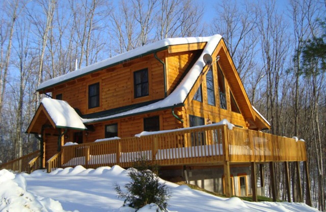The Blackbear 4 bed log cabin with loft and cathedral ceilings