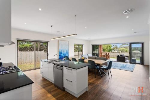 The Block Retreat 5 Bedrooms