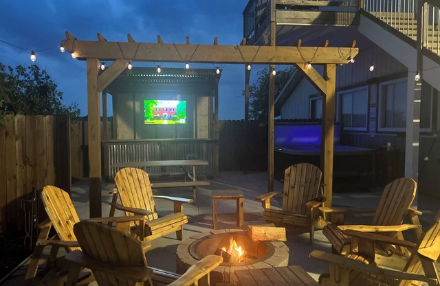 The Bourbon Barrel !NEW patio & firepit area!