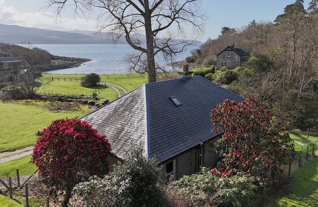 The Bungalow on Ellary Estate - Sea Views, Dog Friendly